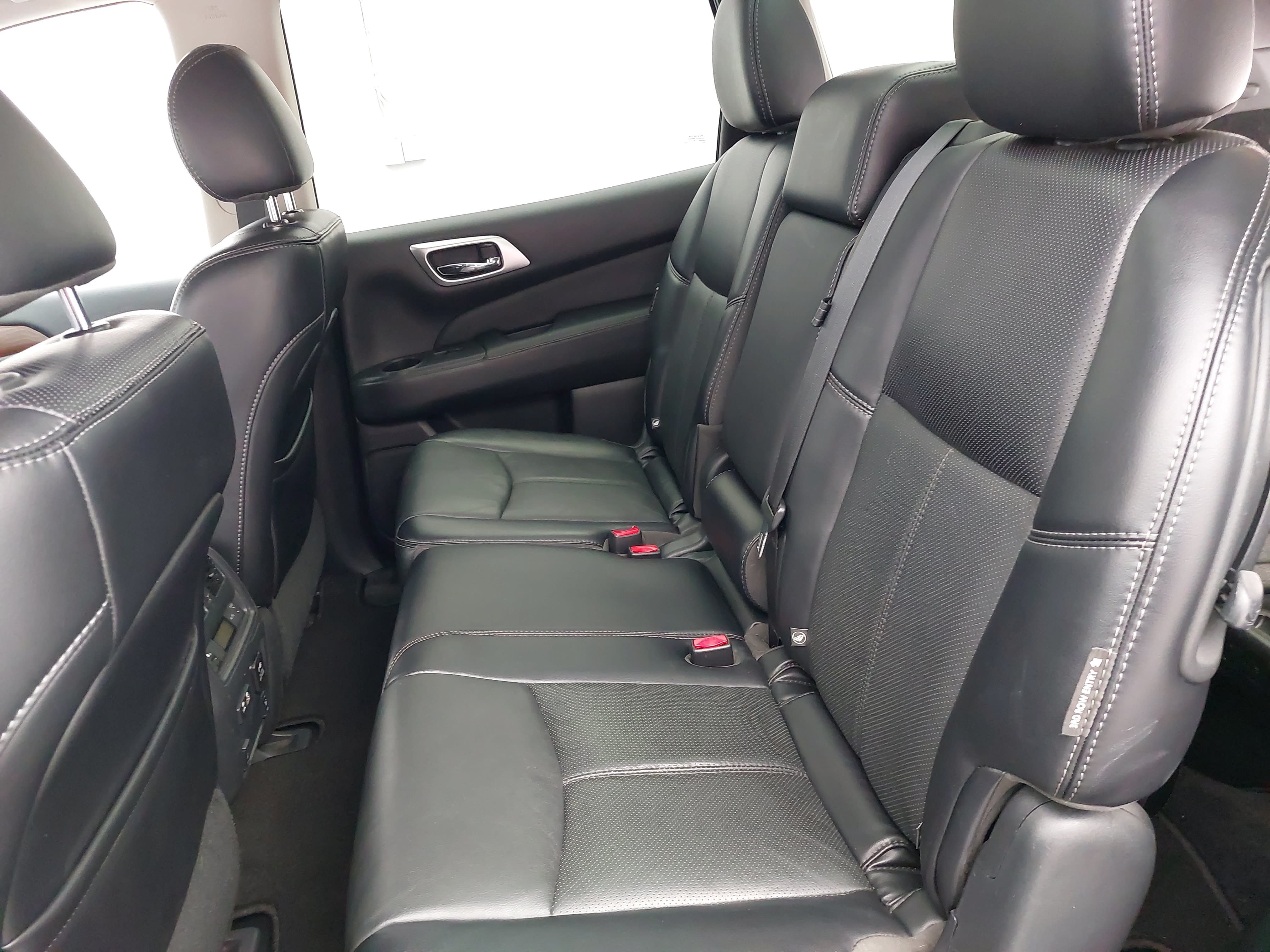 Used 2020 Nissan Pathfinder Platinum AWD/4WD image 18