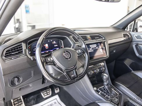 Used 2019 Volkswagen Tiguan SEL Premium image 21