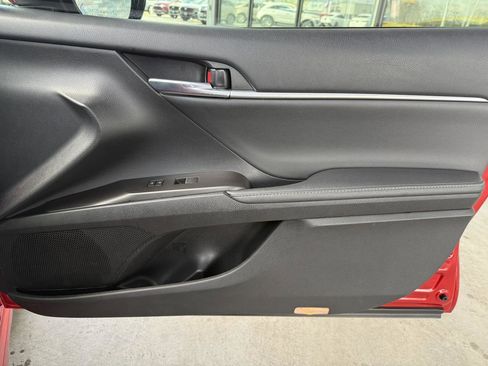 Used 2022 Toyota Camry XSE image 31