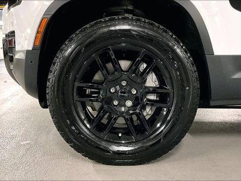 Certified 2026 Land Rover Defender 110 S AWD/4WD image 8