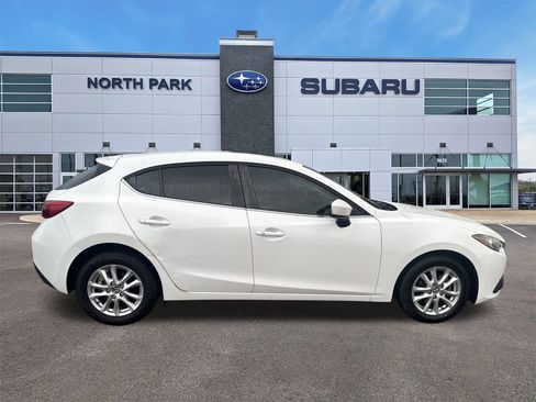 Used 2016 MAZDA MAZDA3 i Touring image 2