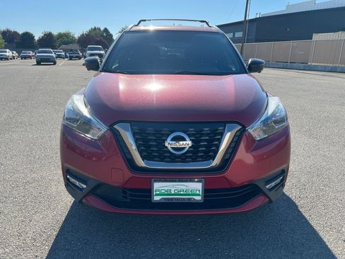 Used 2019 Nissan Kicks SR w/ Interior Electronics Package FWD image 8