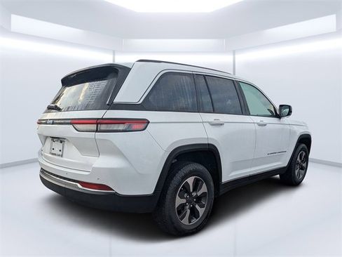 Used 2024 Jeep Grand Cherokee Limited 4xe image 3