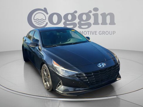 Used 2022 Hyundai Elantra SEL FWD image 6