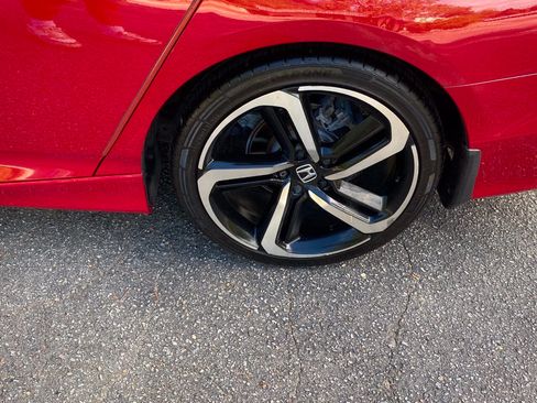 Used 2021 Honda Accord Sport image 9