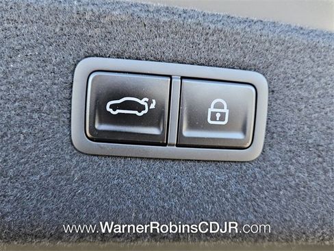 Used 2025 Genesis G80 2.5T Advanced image 14