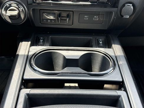 Used 2023 Nissan Titan PRO-4X w/ Pro-4x Convenience Package AWD/4WD image 12