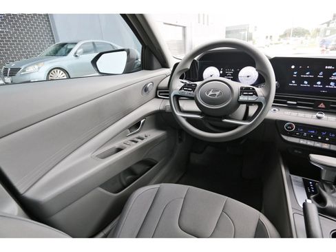 Certified 2024 Hyundai Elantra SEL FWD image 10
