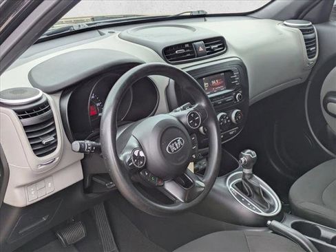 Used 2015 Kia Soul FWD image 10