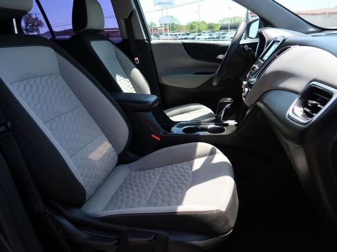 Used 2020 Chevrolet Equinox LS image 9