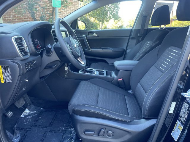Used 2018 Kia Sportage LX w/ LX Technology Package FWD image 12