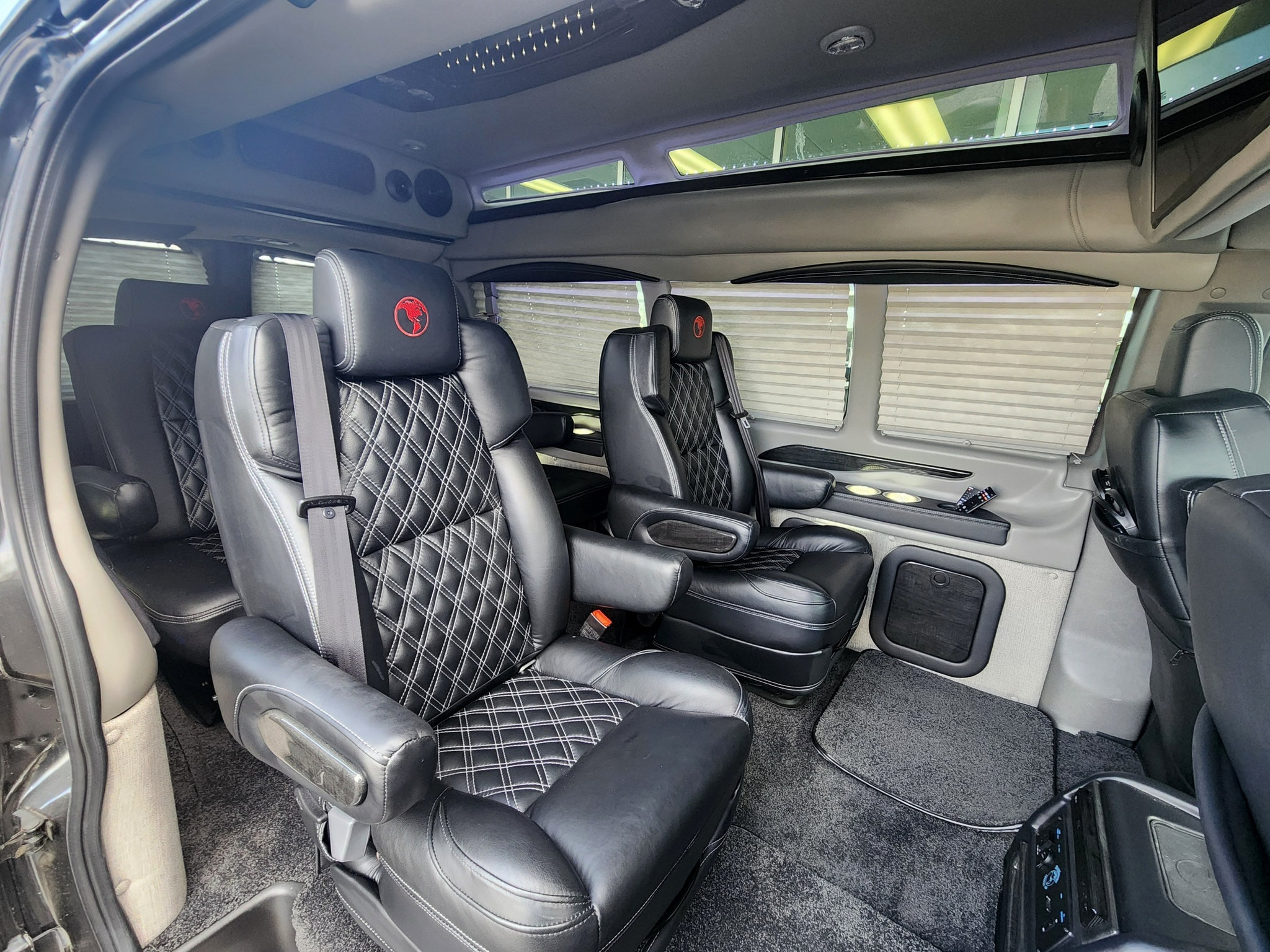 Used 2023 Chevrolet Express 2500 RWD image 22