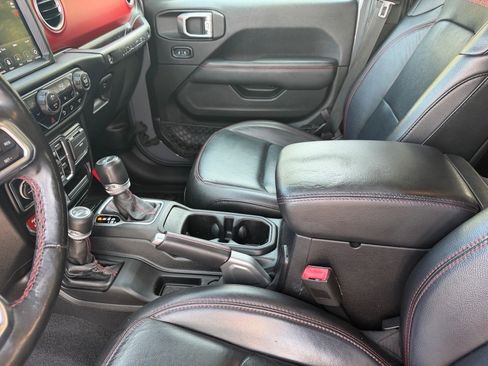 Used 2019 Jeep Wrangler Unlimited Rubicon AWD/4WD image 14