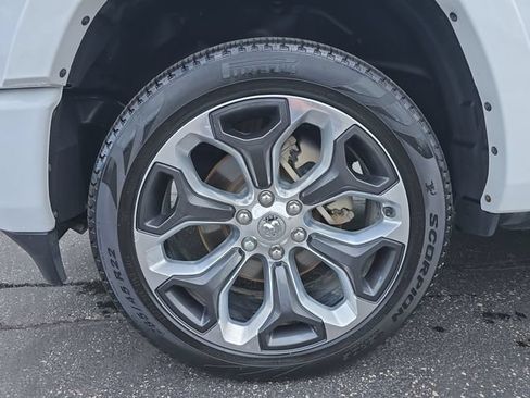 Used 2022 RAM 1500 Limited w/ Body-Colour Bumper Group AWD/4WD image 9