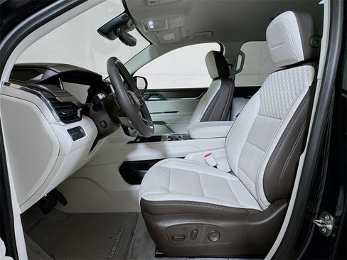 Certified 2025 GMC Acadia Denali w/ Super Cruise Package image 20