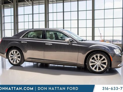 Used 2018 Chrysler 300 Limited w/ Safetytec Plus Group RWD image 31