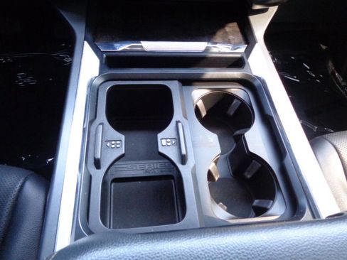 Used 2024 Ford F250 Lariat w/ Chrome Package image 39