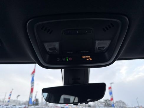 Used 2023 Chevrolet Traverse RS w/ LPO, Floor Liner Package image 28