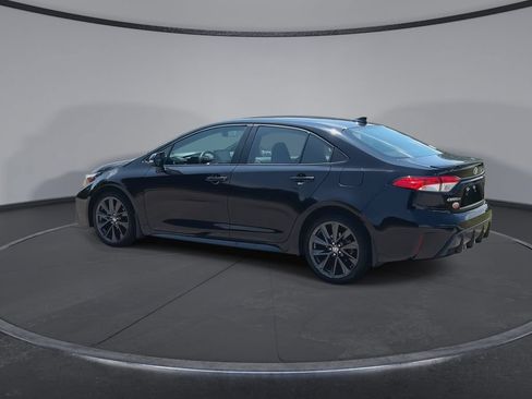 Used 2025 Toyota Corolla SE FWD image 6