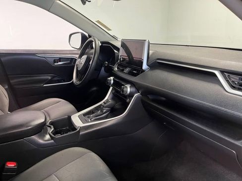 Used 2024 Toyota RAV4 XLE FWD image 11