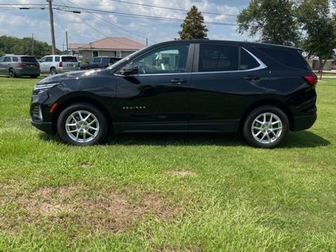 Used 2022 Chevrolet Equinox LT w/ Driver Convenience Package image 4