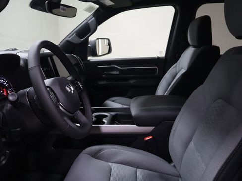 New 2026 RAM 1500 4x4 Crew Cab image 8