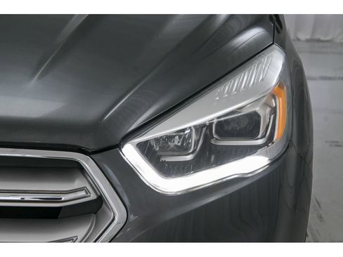 Used 2019 Ford Escape Titanium image 22