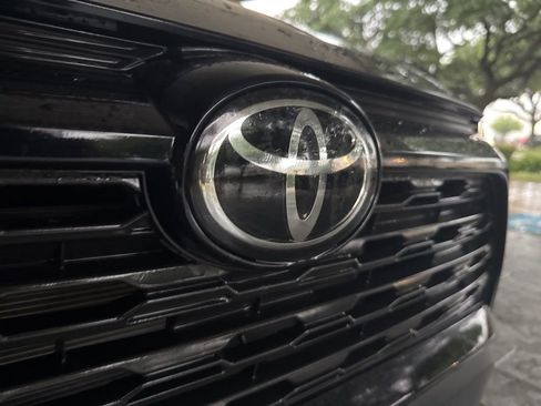 Used 2025 Toyota RAV4 XLE FWD image 16