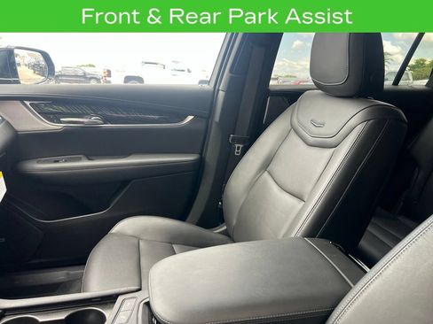 Used 2024 Cadillac XT6 Premium Luxury w/ LPO, Floor Liner Package AWD/4WD image 28