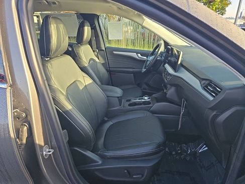 New 2025 Ford Escape SE w/ PHEV Premium Package FWD image 32