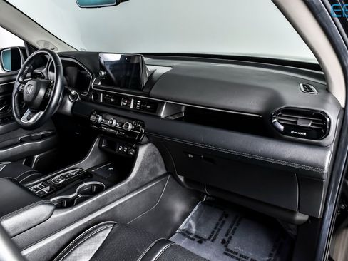 Used 2025 Honda Pilot Elite image 25