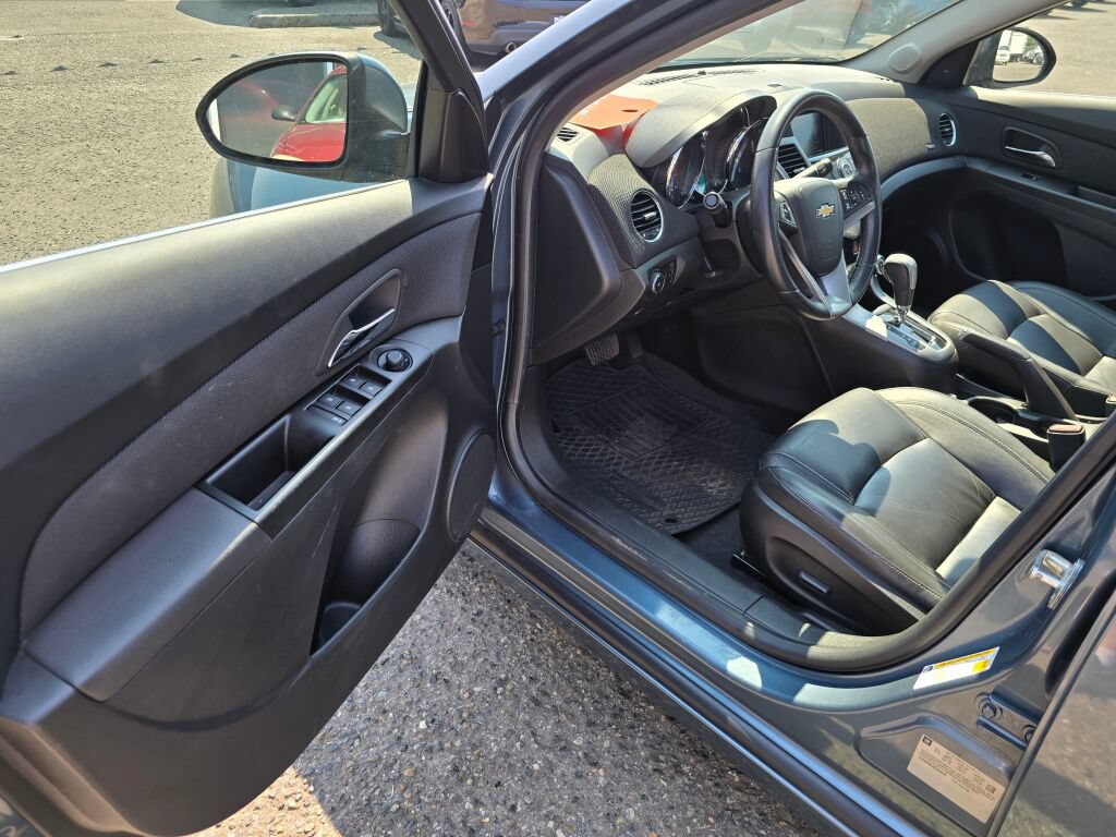 Used 2012 Chevrolet Cruze LTZ FWD image 21