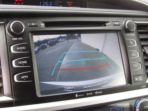 Certified 2019 Toyota Highlander XLE image 37