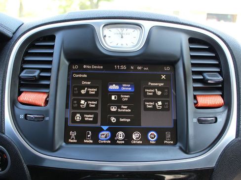 Used 2016 Chrysler 300 C AWD/4WD image 28