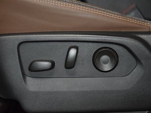 Used 2024 Chevrolet Suburban High Country image 39