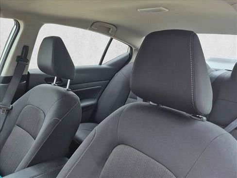 Used 2025 Nissan Altima 2.5 SV FWD image 16