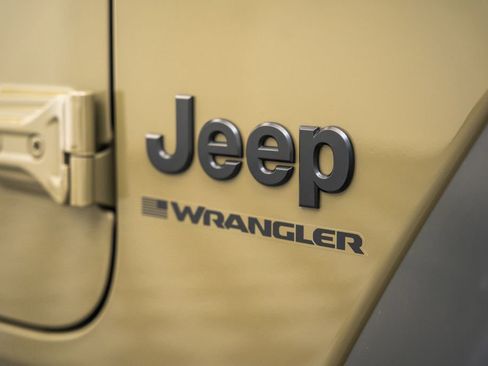 Used 2026 Jeep Wrangler Sport AWD/4WD image 16