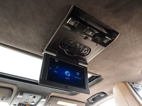 Used 2019 Cadillac Escalade Platinum AWD/4WD image 43