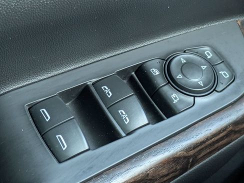 Used 2021 GMC Acadia Denali w/ Denali Technology Package FWD image 34