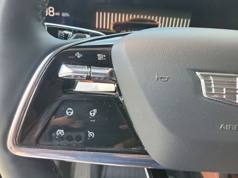 Certified 2025 Cadillac Optiq Luxury 2 AWD/4WD image 9