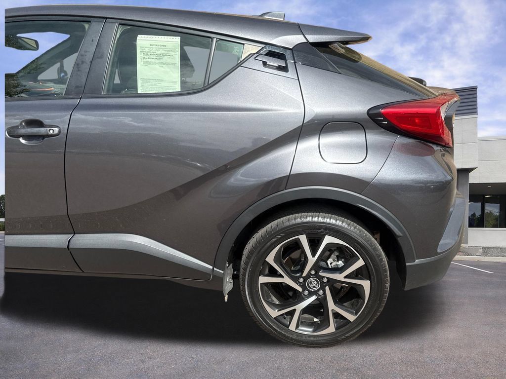 Used 2019 Toyota C-HR XLE FWD image 36