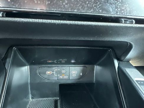 Certified 2024 Kia Sorento S FWD image 37