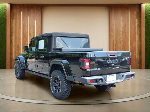 Used 2024 Jeep Gladiator Sport AWD/4WD image 30
