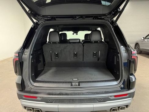 Used 2026 Chevrolet Traverse LT FWD image 17