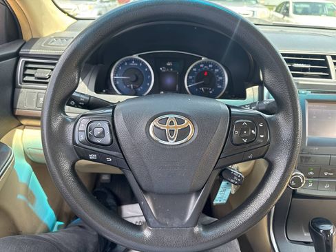Used 2017 Toyota Camry LE FWD image 12