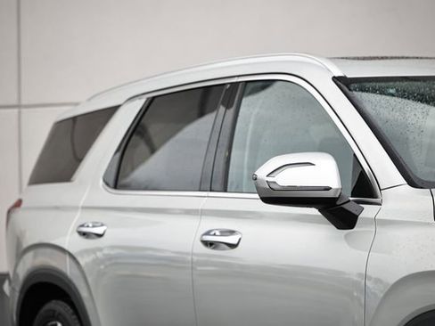 Used 2021 Hyundai Palisade SEL w/ Premium Package image 3