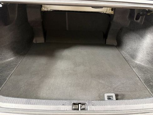 Used 2019 Toyota Camry LE FWD image 13