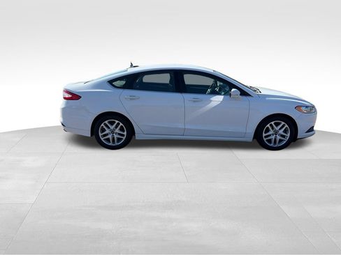 Used 2016 Ford Fusion SE FWD image 7