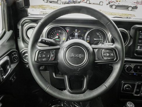Used 2023 Jeep Wrangler Unlimited w/ Convenience Group AWD/4WD image 18