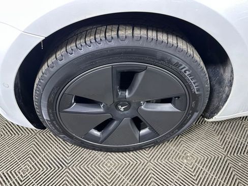 Used 2021 Tesla Model 3 Standard Range Plus image 10
